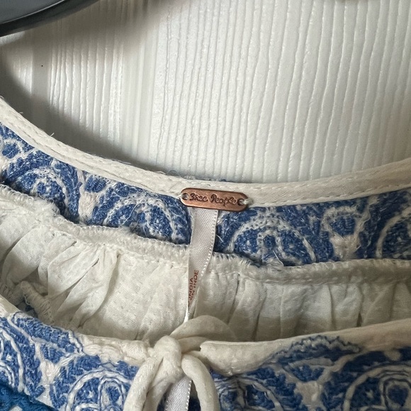 Free People dress, white with blue trim blue buttons Size large new - Picture 3 of 8